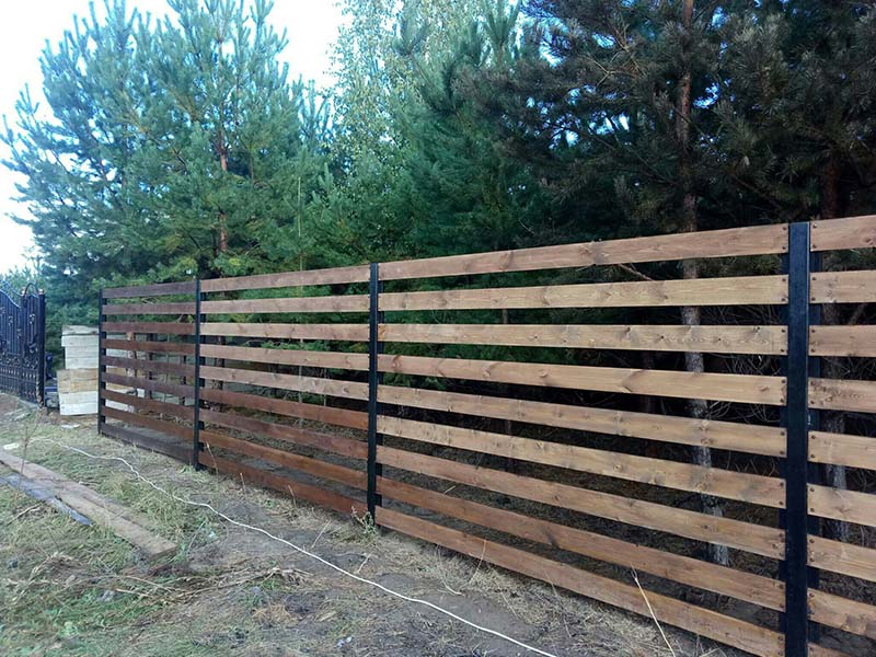 Деревянный забор фото